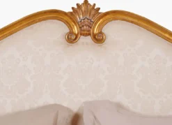 Casa Padrino Luxus Barock Doppelbett Gold / Creme Muster / Antik Gold - Prunkvolles Massivholz Bett - Luxus Schlafzimmer Möbel im Barockstil - Barock Möbel - Barock Einrichtung - Edel & Prunkvoll