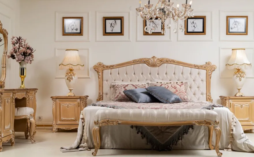 Casa Padrino Luxus Barock Doppelbett Cremefarben / Gold - Edles Massivholz Bett mit Kopfteil - Prunkvolle Schlafzimmer Möbel im Barockstil