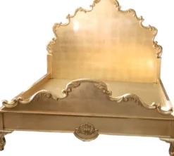 Casa Padrino Luxus Barock Doppelbett Gold - Prunkvolles Massivholz Bett mit Kopfteil - Schlafzimmer Möbel im Barockstil - Edel & Prunkvoll