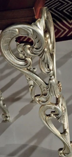 Casa Padrino Luxus Barock Esszimmer Set Braun / Bordeauxrot / Antik Silber - 1 Barock Esstisch & 6 Barock Esszimmerstühle - Luxus Esszimmer Möbel im Barockstil - Luxus Qualität - Made in Italy