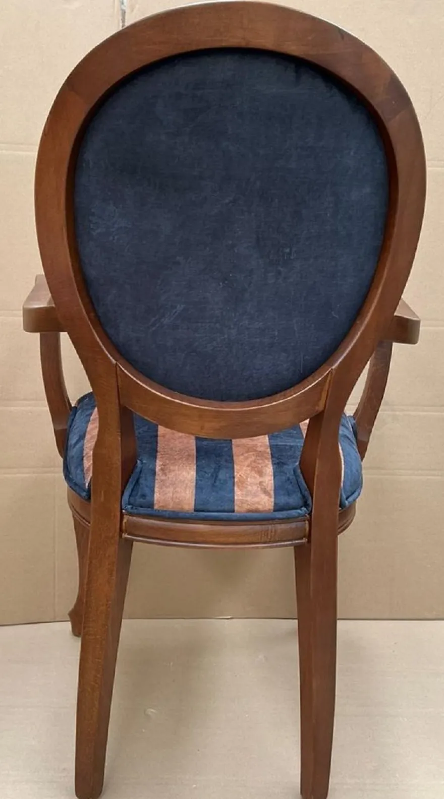 Casa Padrino Luxus Barock Esszimmer Stuhl Schwarz / Braun - Handgefertigter Antik Stil Stuhl mit Armlehnen und edlem Samtstoff - Esszimmer Möbel im Barockstil