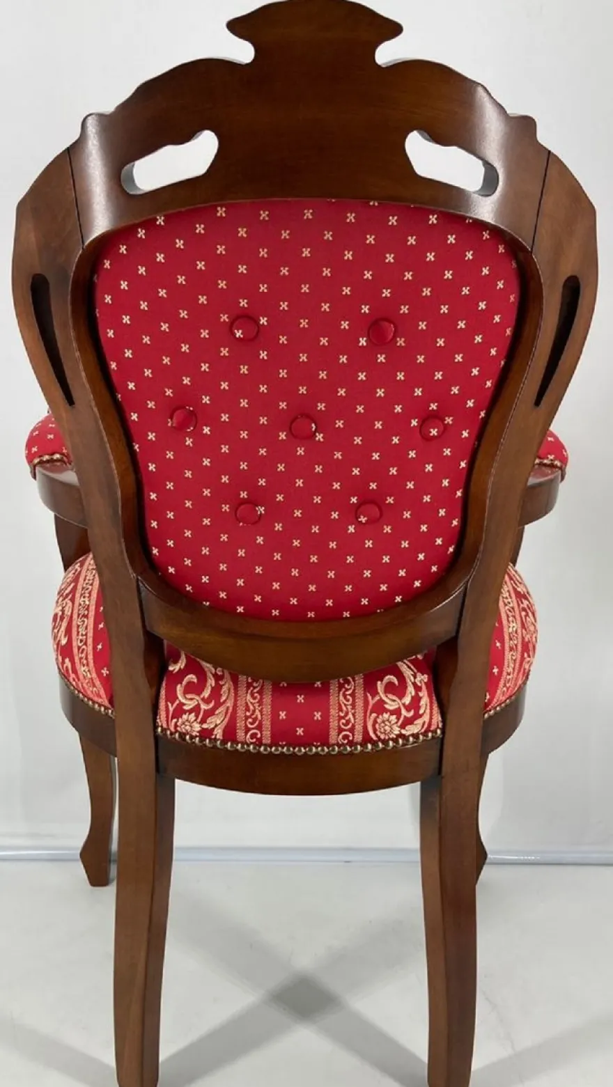 Casa Padrino Luxus Barock Esszimmerstuhl mit Armlehnen Bordeauxrot / Gold / Braun - Prunkvoller Stuhl mit elegantem Muster - Barock Esszimmer Möbel - Luxus Qualität - Made in Italy