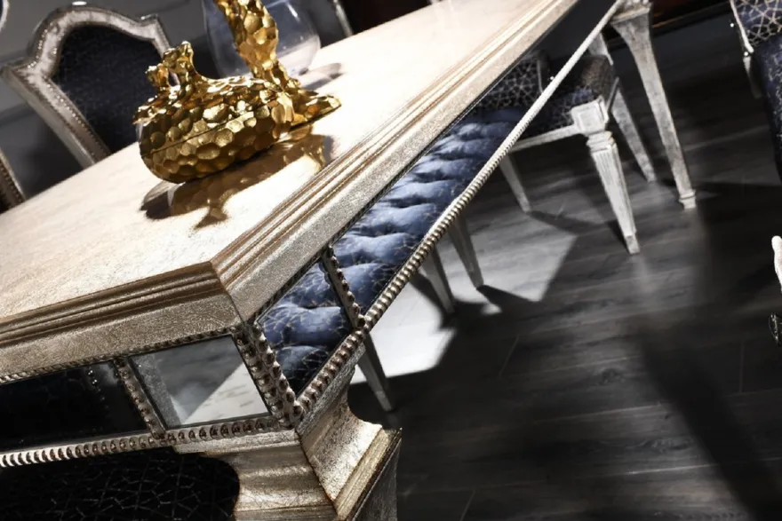 Casa Padrino Luxus Barock Esszimmer Set Schwarz / Antik Silber - 1 Barock Esstisch & 4 Barock Esszimmerstühle & 1 Barock Sitzbank - Luxus Esszimmer Möbel im Barockstil - Edel & Prunkvoll