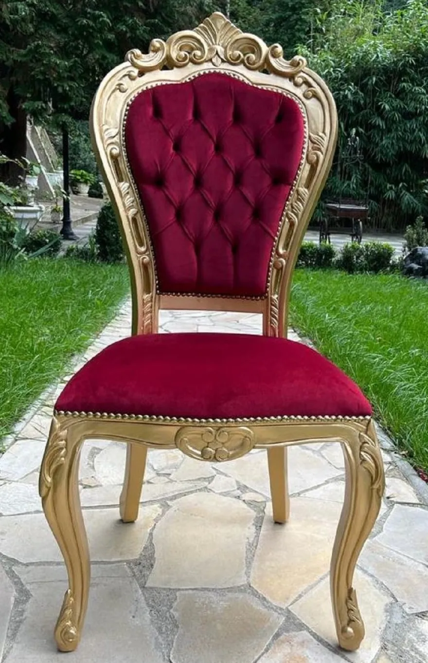 Casa Padrino Luxus Barock Esszimmer Stuhl Bordeauxrot / Gold - Handgefertigter Antik Stil Stuhl mit edlem Samtstoff - Prunkvolle Esszimmer Möbel im Barockstil