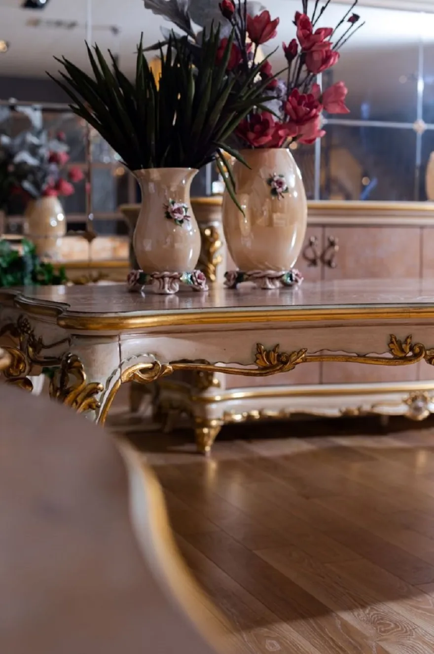 Casa Padrino Luxus Barock Esszimmer Set - 1 Barock Esstisch & 8 Barock Esszimmerstühle mit elegantem Muster - Prunkvolle Esszimmer Möbel im Barockstil