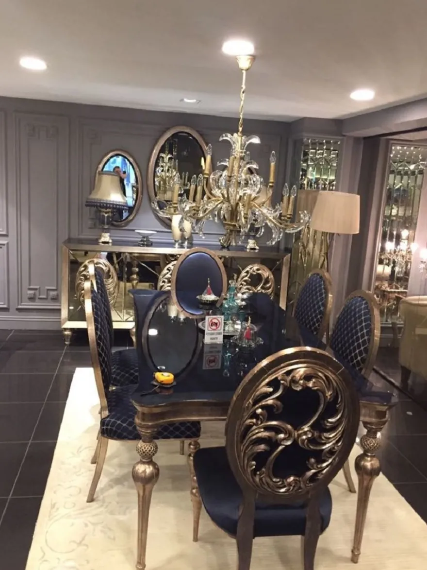 Casa Padrino Luxus Barock Esszimmer Set Blau / Antik Gold - 1 Esszimmertisch & 6 Esszimmerstühle - Barock Esszimmer Möbel - Edel & Prunkvoll