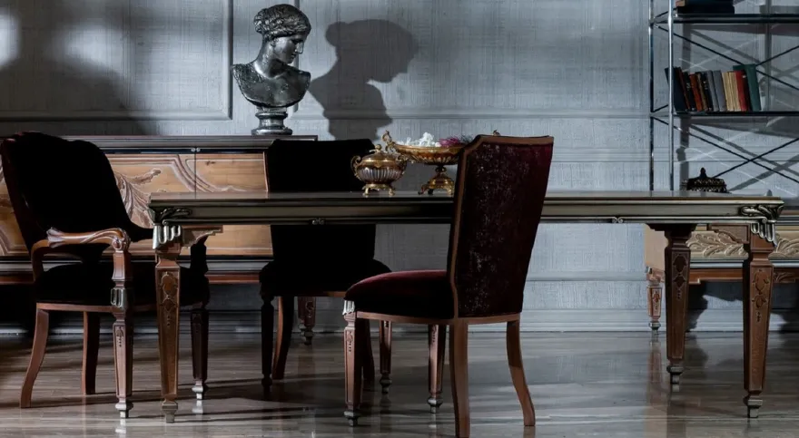 Casa Padrino Luxus Barock Esszimmer Set Bordeauxrot / Beige / Silber - 1 Barock Esstisch & 8 Barock Esszimmerstühle - Prunkvolle Esszimmer Möbel im Barockstil