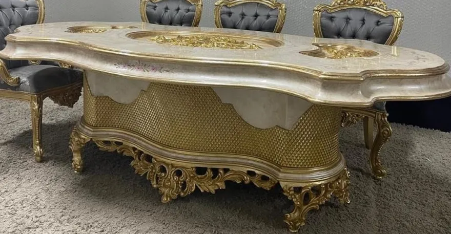 Casa Padrino Luxus Barock Esstisch Mehrfarbig / Gold - Prunkvoller Massivholz Esszimmertisch im Barockstil - Barock Esszimmer Möbel - Luxus Esszimmer Möbel im Barockstil - Edel & Prunkvoll