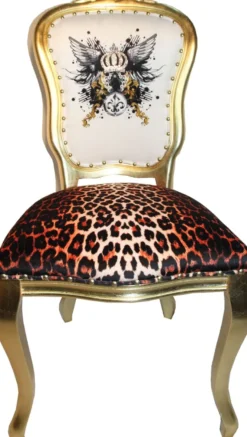 Casa Padrino Luxus Barock Esszimmer Stuhl Pompöös von Harald Glööckler Leopard / Weiß / Gold mit Glitzerkrone & Engelsflügeln - 50 x 60 x 104 cm