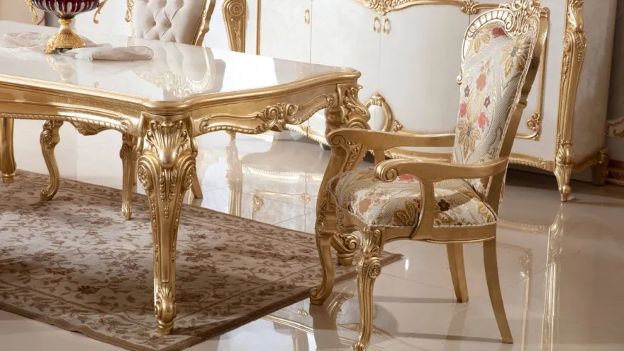 Casa Padrino Luxus Barock Esszimmer Stuhl mit Armlehnen Mehrfarbig / Gold H. 115 cm