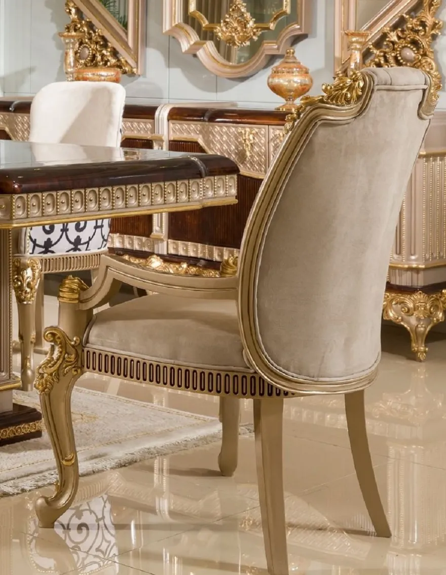 Casa Padrino Luxus Barock Esszimmer Stuhl mit Armlehnen Grau / Gold H. 100 cm
