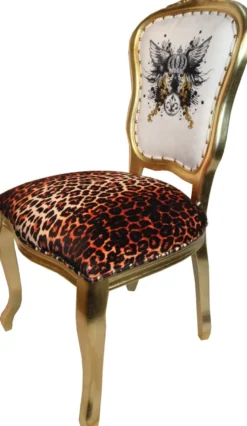 Casa Padrino Luxus Barock Esszimmer Stuhl Leopard / Weiß / Gold mit Glitzerkrone & Engelsflügel - Harald Glööckler Design - 50 x 60 x 104 cm