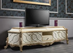 Casa Padrino Luxus Barock Fernsehschrank Weiß / Antik Gold 242 x 65 x H. 70 cm - Prunkvoller Barock Wohnzimmerschrank mit 4 Türen und 3 Schubladen