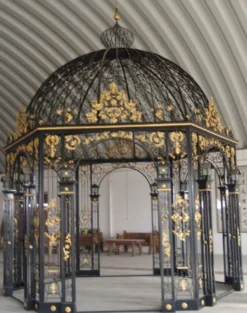 Casa Padrino Luxus Barock Garten Pavillon Schwarz / Gold Ø 540 x H. 680 cm - Runder Schmiedeeisen Hochzeits Pavillon - Edel & Prunkvoll