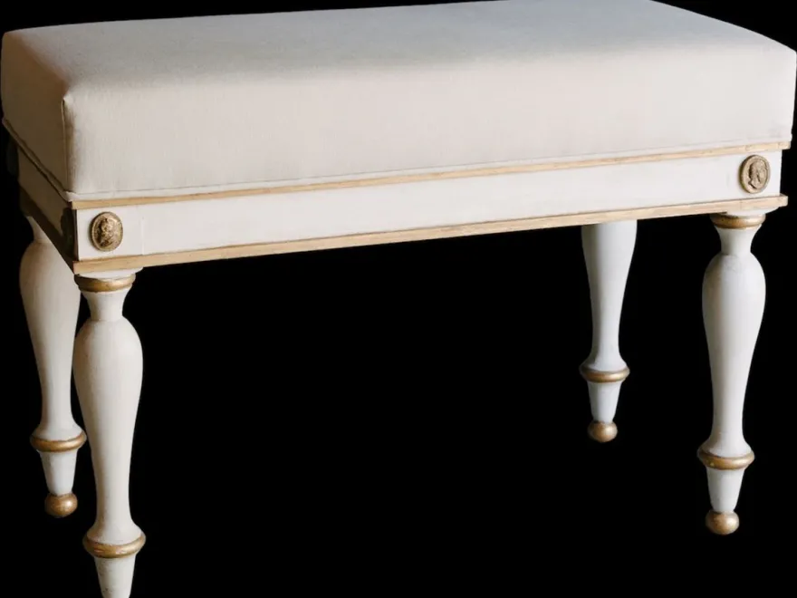 Casa Padrino Luxus Barock Hocker Weiß / Antik Gold 73 x 36 x H. 54 cm - Massivholz Sitzhocker im Barockstil - Barockmöbel