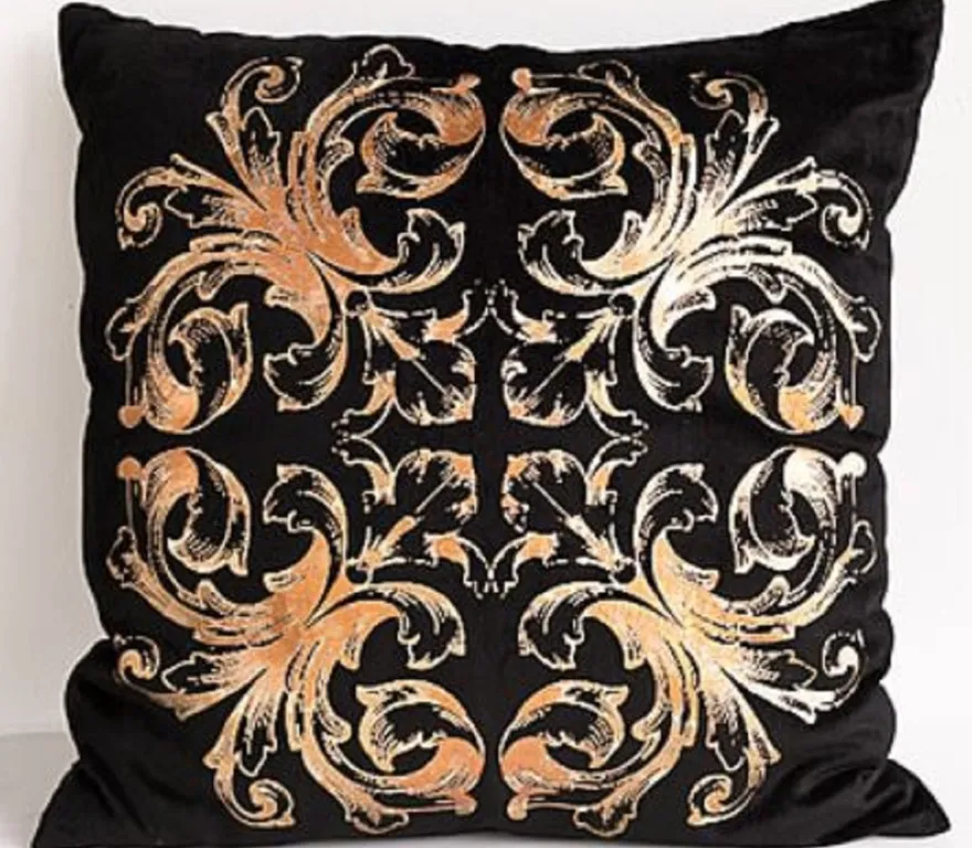 Casa Padrino Luxus Barock Kissen Schwarz / Gold 50 x 50 cm - Deko Accessoires