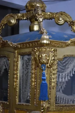 Casa Padrino Luxus Barock Königskutsche Gold / Blau / Grau - Prunkvolle Pferde Kutsche im Barockstil - Luxus Qualität - Edel & Prunkvoll