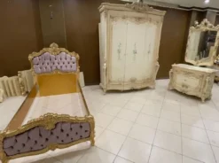 Casa Padrino Luxus Barock Kommode mit Wandspiegel Beige / Creme / Mehrfarbig