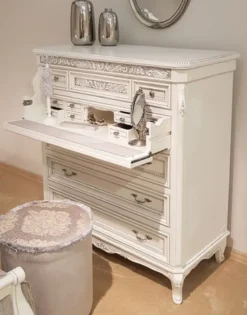 Casa Padrino Luxus Barock Kommode Weiß / Grau / Antik Silber - Prunkvolle Barockstil Schlafzimmer Kommode - Luxus Schlafzimmer Möbel im Barockstil - Barock Schlafzimmer Möbel