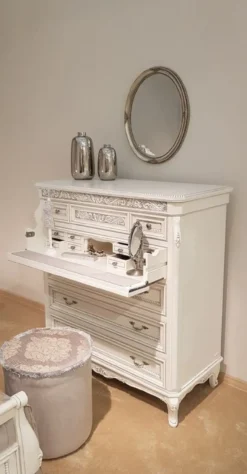 Casa Padrino Luxus Barock Kommode Weiß / Grau / Antik Silber - Prunkvolle Barockstil Schlafzimmer Kommode - Luxus Schlafzimmer Möbel im Barockstil - Barock Schlafzimmer Möbel