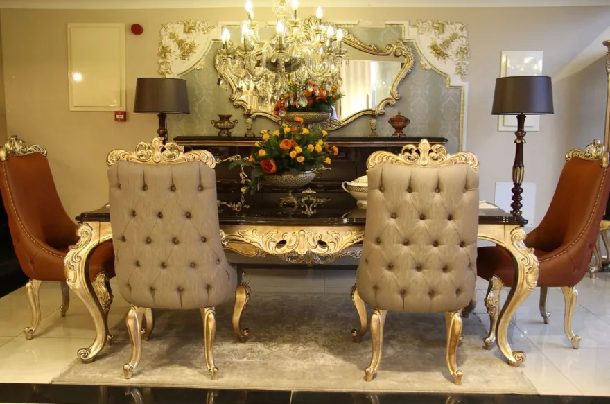 Casa Padrino Luxus Barock Kommode mit Wandspiegel Dunkelbraun / Gold - Handgefertigter Massivholz Schrank mit elegantem Spiegel - Prunkvolle Möbel im Barockstil
