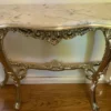 Casa Padrino Luxus Barock Konsole Silber / Weiß - Handgefertigter Massivholz Konsolentisch mit Marmorplatte - Barock Möbel - Luxus Qualität - Made in Italy