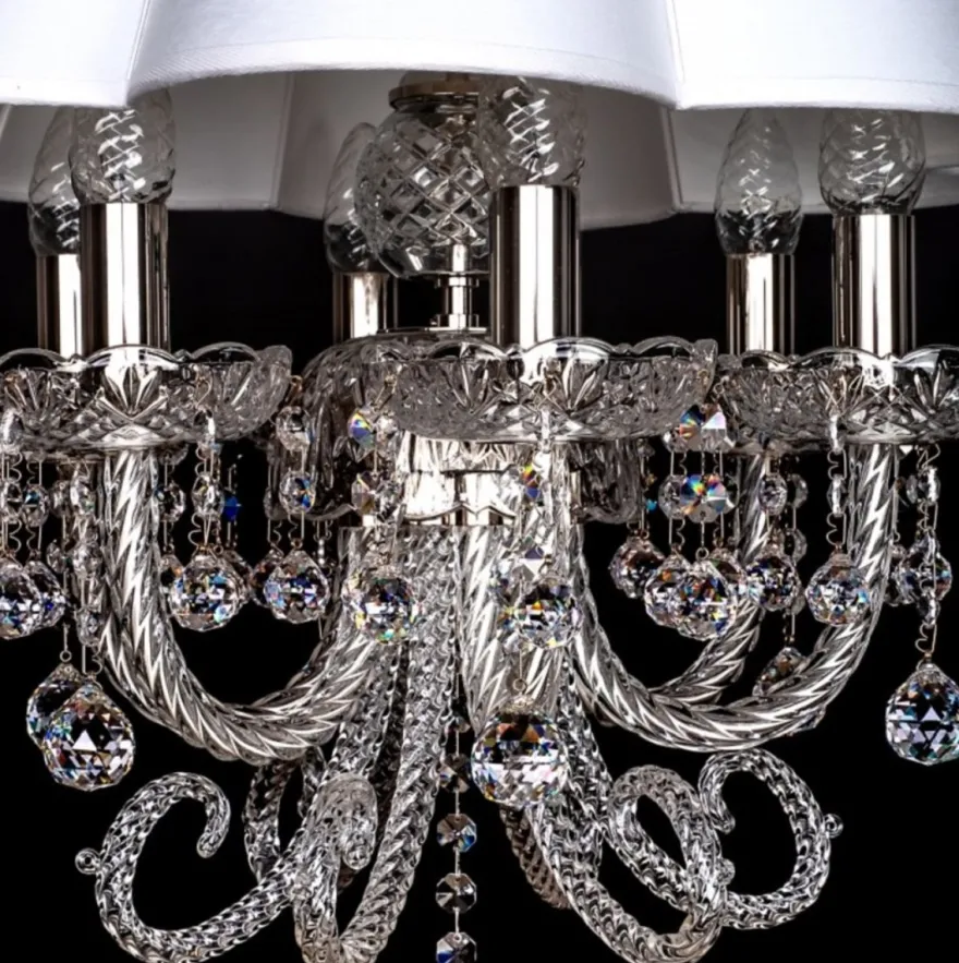 Casa Padrino Luxus Barock Kristall Hängeleuchte Silber / Weiß Ø 45 x H. 66 cm - Prunkvolle Hängelampe mit Böhmischem Kristallglas - Luxus Hängeleuchten im Barockstil - Edel & Prunkvoll