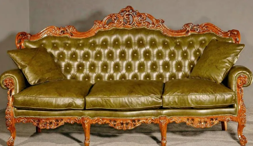 Casa Padrino Luxus Barock Leder Sofa Grün / Braun - Prunkvolles Wohnzimmer Sofa mit hochwertigem Echtleder - Barock Wohnzimmer & Hotel Möbel - Luxus Qualität - Made in Italy