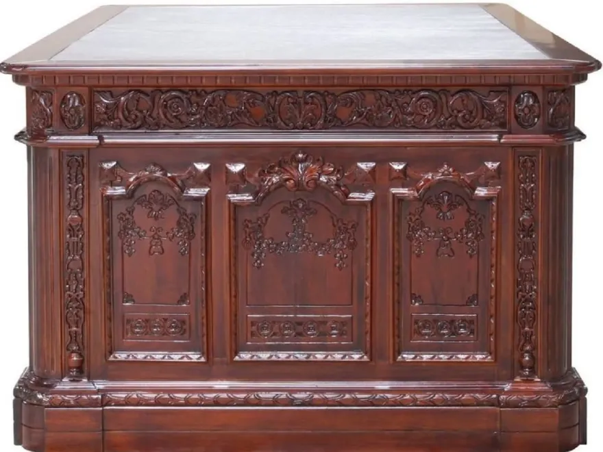 Casa Padrino Luxus Barock Mahagoni Schreibtisch Dunkelbraun / Braun 185 x 125 x H. 83 cm - Prunkvoller Barockstil Massivholz Bürotisch - Mahagoni Büro Möbel - Barock Büro Möbel