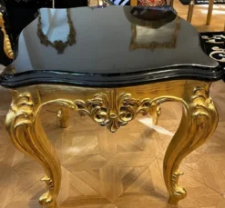Casa Padrino Luxus Barock Massivholz Beistelltisch Schwarz / Gold - Prunkvoller Luxus Tisch im Barockstil - Luxus Barock Wohnzimmer Möbel