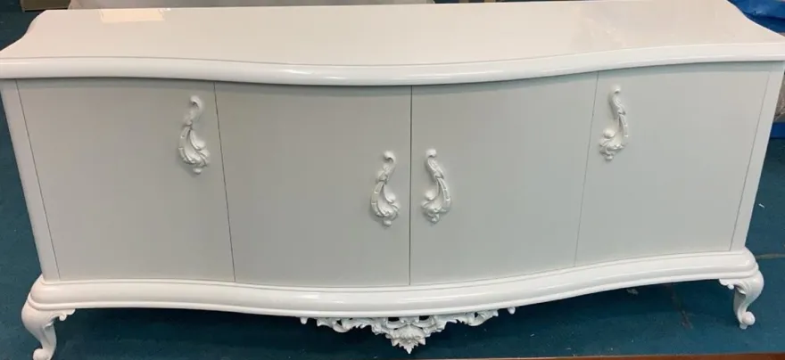 Casa Padrino Luxus Barock Massivholz Sideboard Hochglanz Weiß - Handgefertigter Massivholz Schrank mit 4 Türen - Luxus Barock Möbel - Wohnzimmer Möbel im Barockstil - Barock Einrichtung