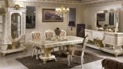 Casa Padrino Luxus Barock Möbel Set Weiß / Beige / Gold - 1 Barock Sideboard & 1 Barock Wandspiegel - Handgefertigte Barock Möbel - Edel & Prunkvoll