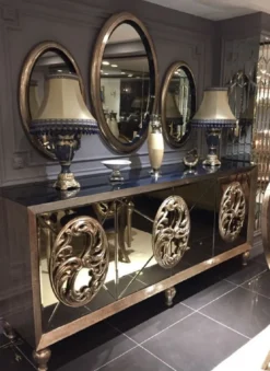 Casa Padrino Luxus Barock Möbel Set Blau / Antik Gold - 1 verspiegeltes Sideboard & 3 ovale Wandspiegel - Prunkvolle Barock Möbel