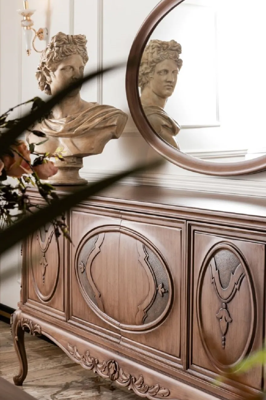 Casa Padrino Luxus Barock Möbel Set Braun - 1 Barock Sideboard mit 4 Türen & 1 Ovaler Barock Wandspiegel - Barock Möbel