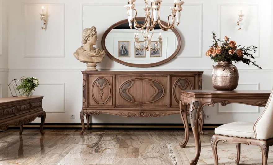 Casa Padrino Luxus Barock Möbel Set Braun - 1 Barock Sideboard mit 4 Türen & 1 Ovaler Barock Wandspiegel - Barock Möbel