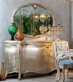 Casa Padrino Luxus Barock Möbel Set Silber / Gold - 1 Barock Sideboard & 1 Ovaler Barock Wandspiegel - Barock Möbel - Edel & Prunkvoll