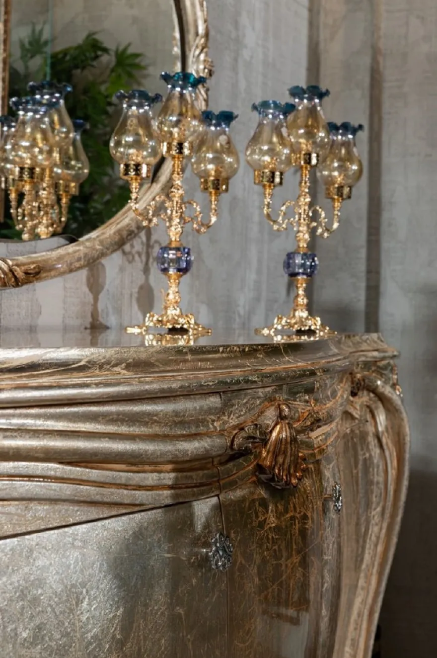 Casa Padrino Luxus Barock Möbel Set Silber / Gold - 1 Barock Sideboard & 1 Ovaler Barock Wandspiegel - Barock Möbel - Edel & Prunkvoll