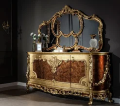 Casa Padrino Luxus Barock Möbel Set Sideboard mit Spiegel Creme / Beige / Braun / Gold - Prunkvoller Massivholz Schrank mit Wandspiegel - Edle Möbel im Barockstil - Luxus Qualität
