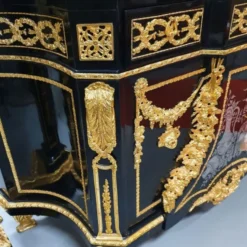 Casa Padrino Luxus Barock Möbel Set Schwarz / Gold - 1 Barock Kommode und 2 Barock Säulen - Prunkvolle Barock Möbel