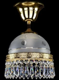 Casa Padrino Luxus Barock Messing Hängeleuchte Gold / Weiß Ø 16 x H. 18 cm - Prunkvolle Messing Hängelampe mit Böhmischem Kristallglas - Barock Kristall Leuchten
