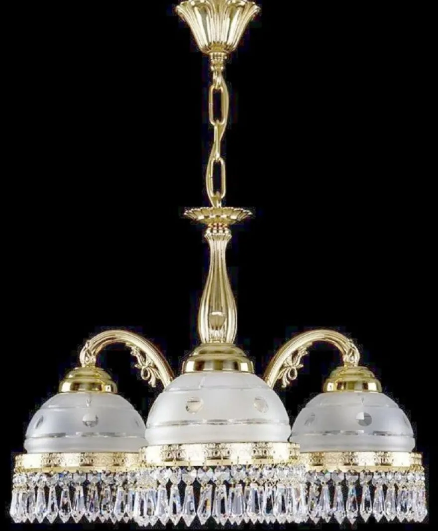 Casa Padrino Luxus Barock Messing Hängeleuchte Gold / Weiß Ø 52 x H. 36 cm - Prunkvolle Messing Hängelampe mit Böhmischem Kristallglas - Barock Kristall Leuchten