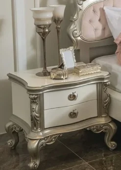 Casa Padrino Luxus Barock Nachtkommode Weiß / Silber - Handgefertigter Massivholz Nachttisch mit 2 Schubladen - Barock Schlafzimmer Möbel