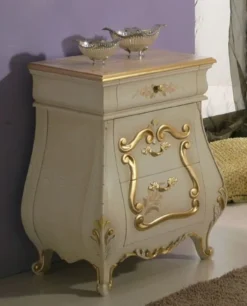 Casa Padrino Luxus Barock Nachtkommode mit 3 Schubladen Creme / Gold - Handgefertigter Barock Nachttisch - Barock Schlafzimmer Möbel - Luxus Möbel in Barockstil - Luxus Qualität - Made in Italy