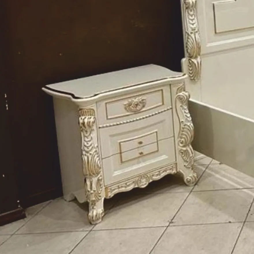 Casa Padrino Luxus Barock Nachtkommode mit 3 Schubladen Weiß / Gold - Barock Möbel