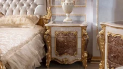 Casa Padrino Luxus Barock Nachtkommode mit 3 Schubladen Weiß / Braun / Gold