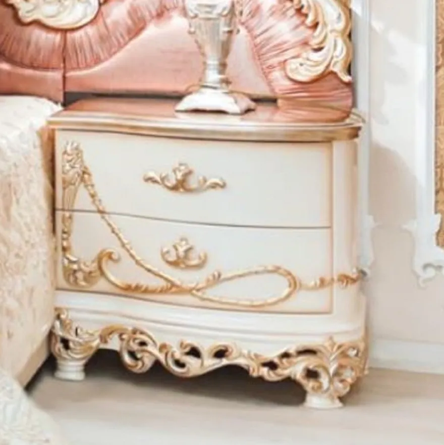 Casa Padrino Luxus Barock Nachtkommode Weiß / Creme / Kupferfarben 70 x 55 x H. 68 cm - Prunkvoller Massivholz Nachttisch - Barock Schlafzimmer Möbel