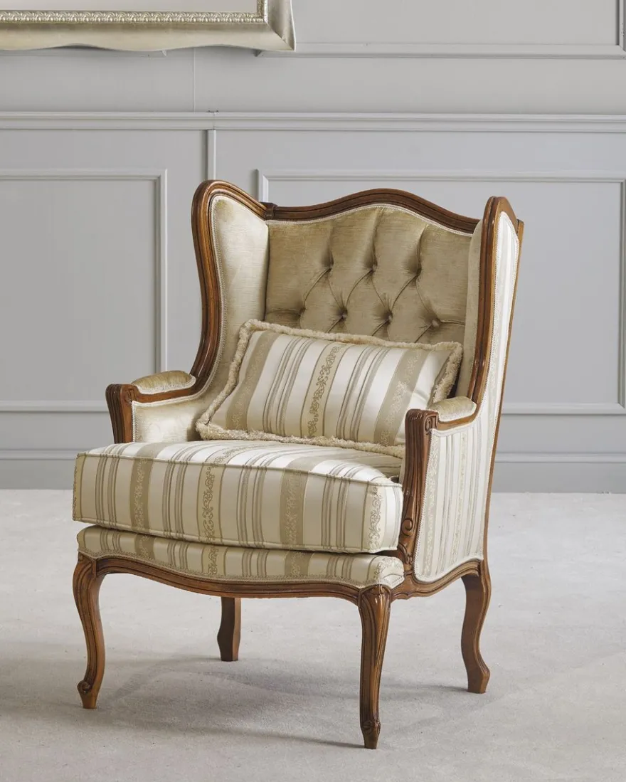 Casa Padrino Luxus Barock Ohrensessel Gold / Creme / Braun - Handgefertigter Barockstil Wohnzimmer Sessel mit Streifen - Luxus Wohnzimmer Möbel im Barockstil - Luxus Qualität - Made in Italy