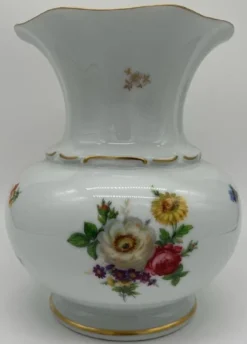 Casa Padrino Luxus Barock Porzellan Vase Weiß / Mehrfarbig / Gold H. 23 cm - Runde Blumenvase im Barockstil - Luxus Barock Accessoires - Reichenbach Porzellan - Luxus Qualität - Made in Germany