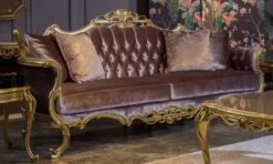 Casa Padrino Luxus Barock Samt Sofa Fliederfarben / Gold 226 x 84 x H. 109 cm - Prunkvolles Wohnzimmer Sofa mit dekorativen Kissen - Wohnzimmer Möbel im Barockstil