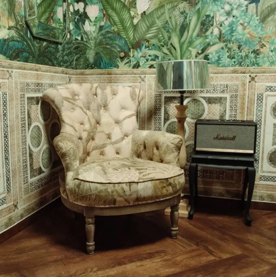 Casa Padrino Luxus Barock Samt Sessel Mehrfarbig - Handgefertigter Barockstil Wohnzimmer Sessel - Luxus Wohnzimmer Möbel im Barockstil - Barock Möbel - Edel & Prunkvoll